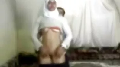 দুটি অল্প বয়স্ক গার্ল নিখুঁতভাবে বাংলা sax video মহিলাদের মুখের উপর বসেছিল।