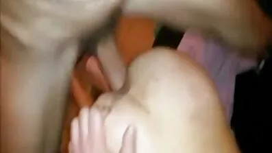 সবুজ বাগানে বন্ধুরা সেক্স সেক্স ভিডিও ছবি শুরু করে।