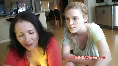 dildos সঙ্গে মেয়েদের একটি বিএফ চুদাচুদি মহান সময় আছে
