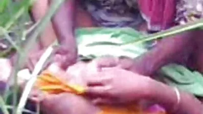 তার ছিদ্র সঙ্গে বেঙ্গলি হট সেক্স ভিডিও কয়েক স্তনবৃন্ত সন্তুষ্ট