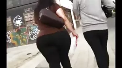 সুন্দর কুক্কুট লোক বাড়ির বাংলা মেয়েদের sex পালঙ্ক উপর fucked