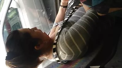 সোফায় ভগ আঙ্গুল সহ স্বেচ্ছাসেবী MILFs বাংলা sex গান