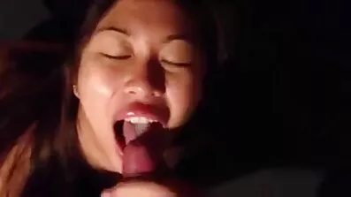 অতৃপ্ত যুবতী sex বাংলা ভিডিও মহিলা একটি ভাইব্রেটর দিয়ে গাড়িতে তার ভগ বন্ধ করে দেয়।