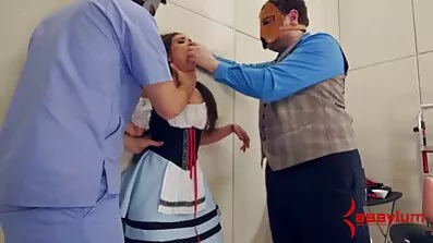 প্রলোভনসঙ্কুল কুক্কুট তার বাংলা sex মুভি ভগ মধ্যে একটি dildo এবং একটি ভাইব্রেটর সন্নিবেশ