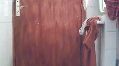 একটি হট সেক্স ভিডিও বাংলা সুন্দর দুশ্চরিত্রা তার বন্ধুর মধ্যে একটি strapon সন্নিবেশ