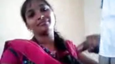 একটি কালো ভদ্রমহিলা তার বন্ধুর ভগ নিউ বাংলা সেক্স ভিডিও clung